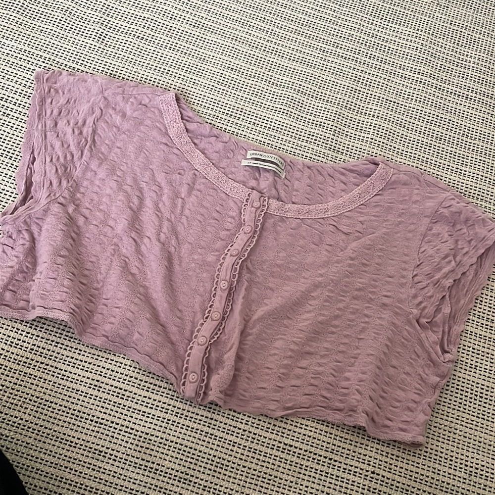 Cute top! - Picture 2 of 3